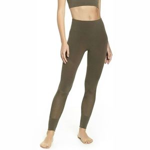Free People Movement Sculpt Mesh high-rise leggings. 💚